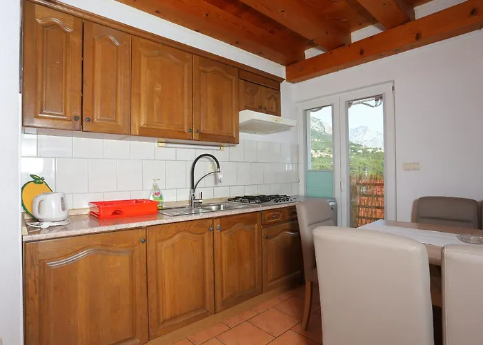 Apartamento With Parking Space Brela, Makarska - 789 *